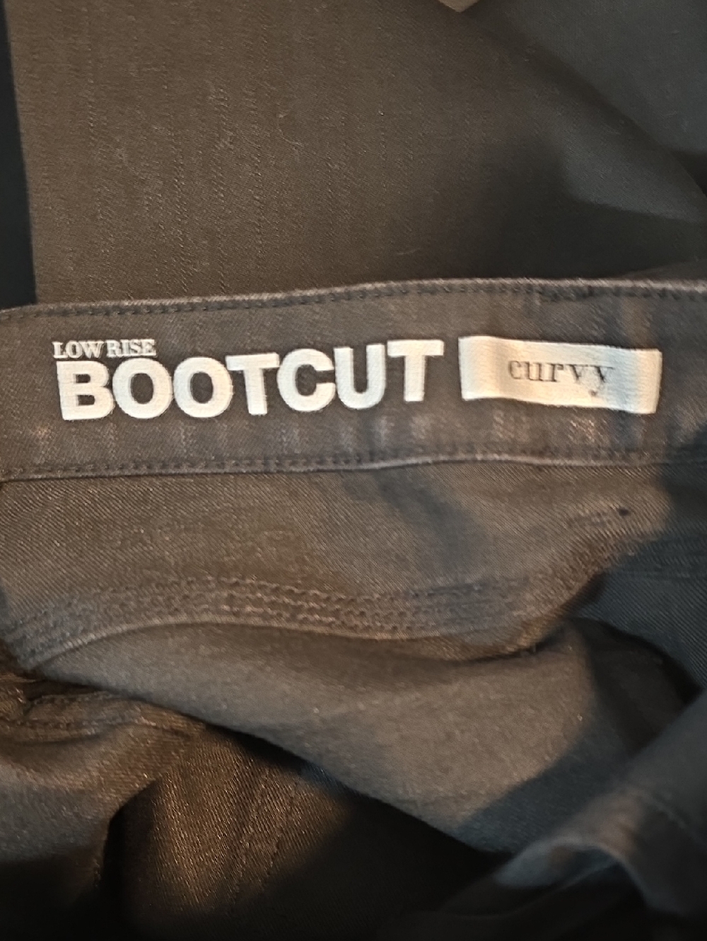 New York & Company Black Curvy Low-Rise Bootcut Jeans Size 6 NWT - Picture 3 of 14